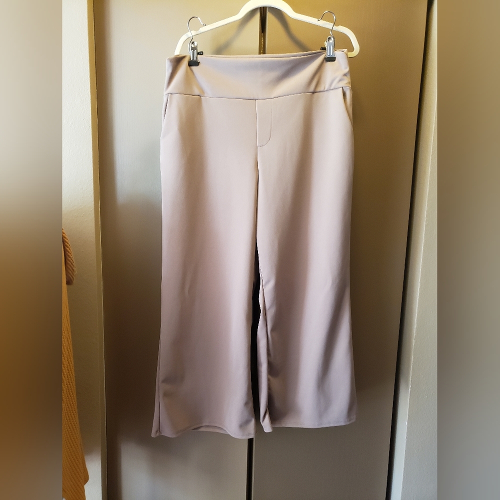 Hemish Cropped Pants